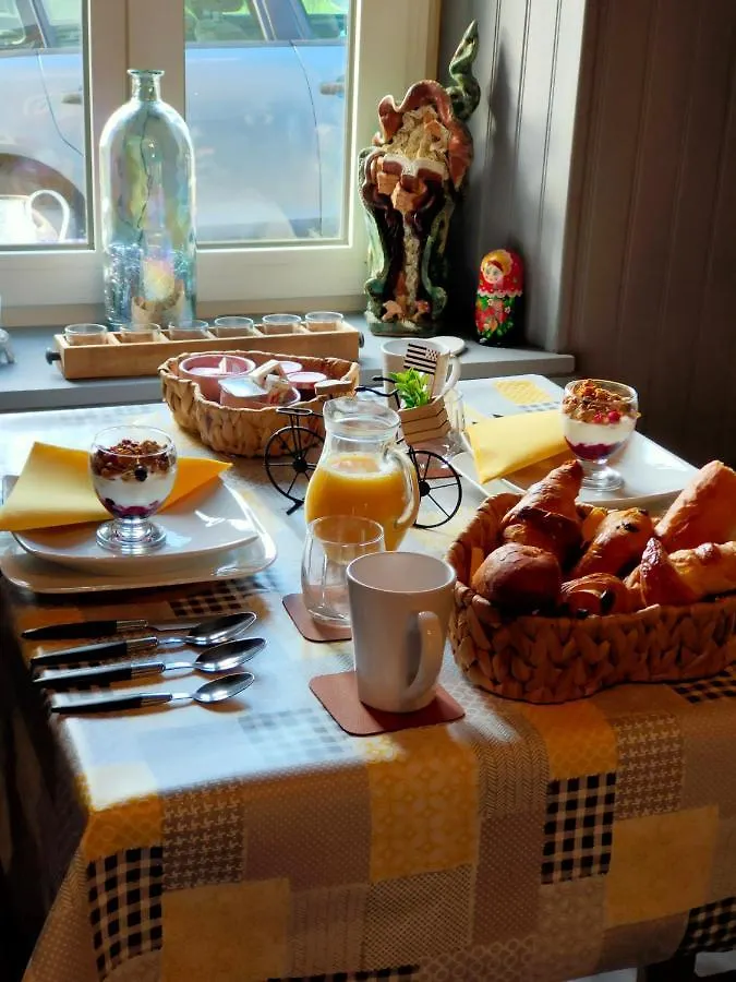 Gouarec Bed & Breakfast Lanrivain