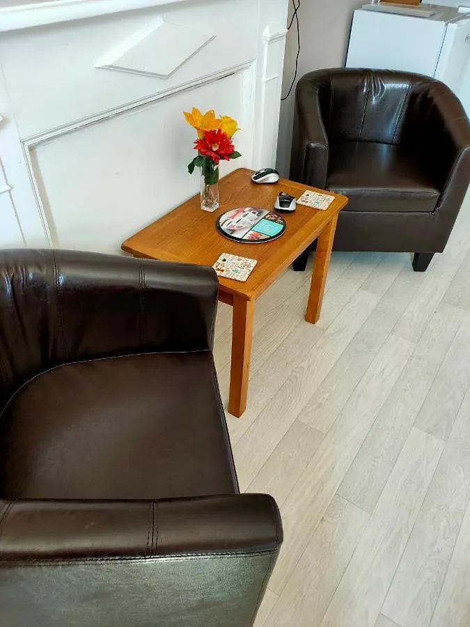 Gouarec Bed & Breakfast Lanrivain