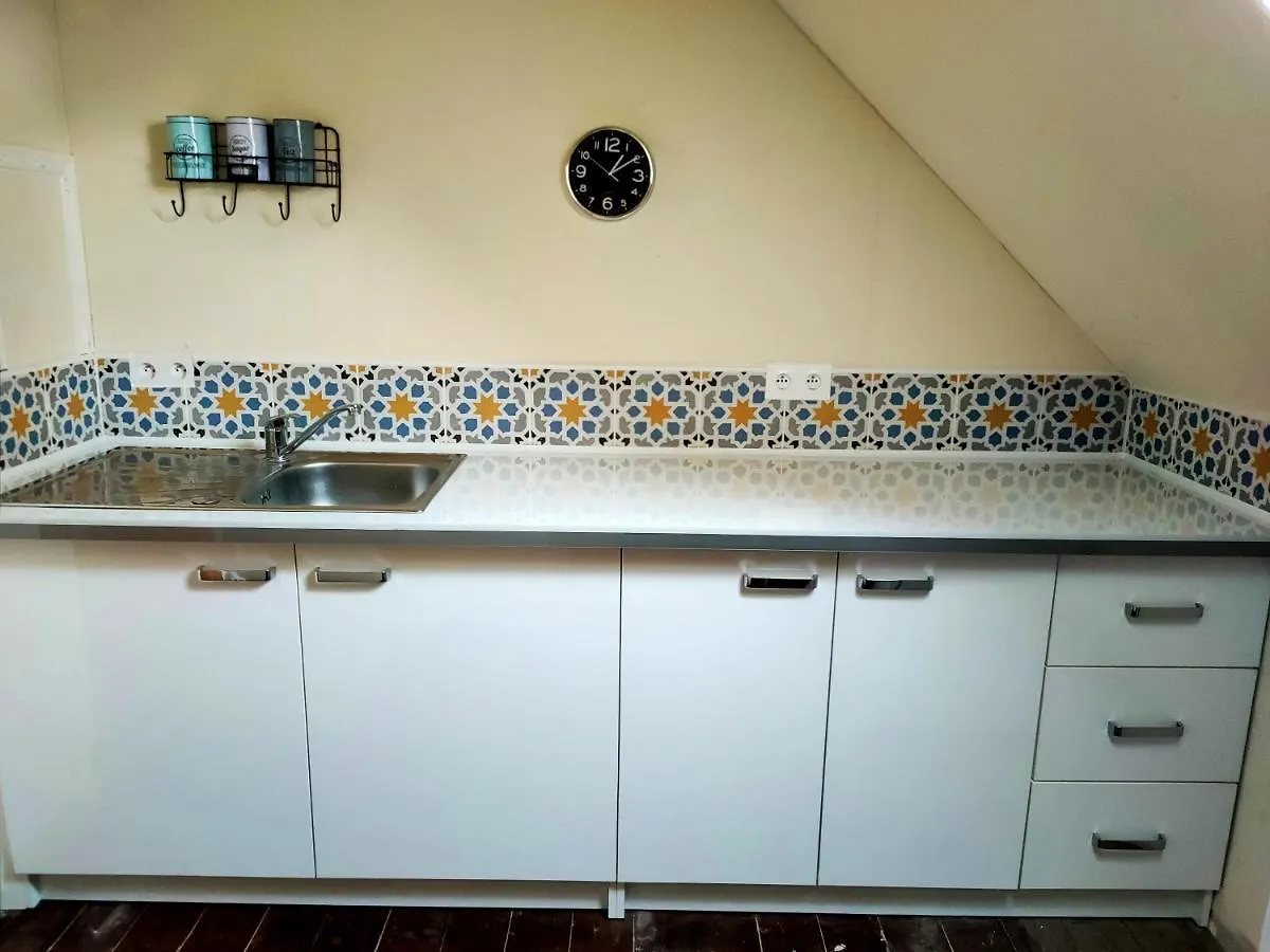 Gouarec Bed & Breakfast Lanrivain