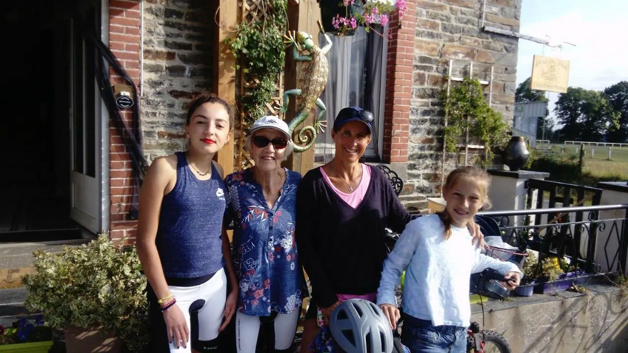Gouarec Bed & Breakfast Lanrivain