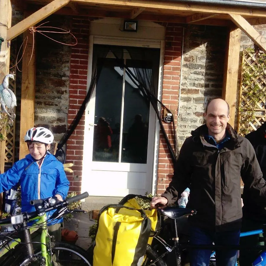 Gouarec Bed & Breakfast Lanrivain